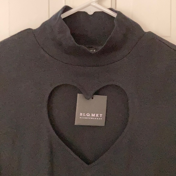 Black knit maxi dress with heart cutout at neckline - Picture 2 of 4